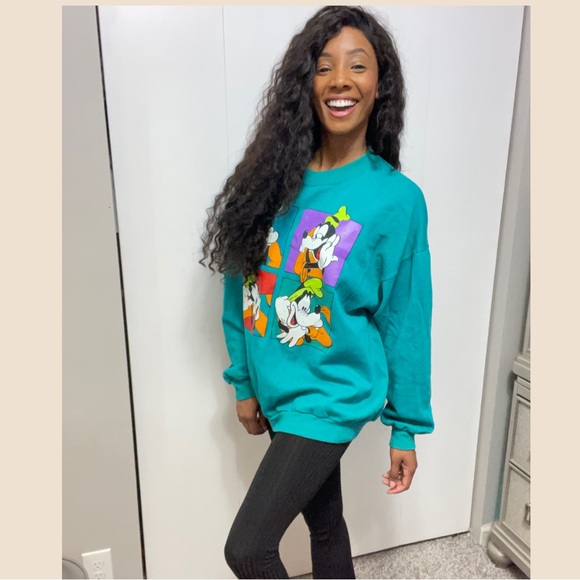 Disney Designs Original!
Goofy sweatshirt - Picture 3 of 5